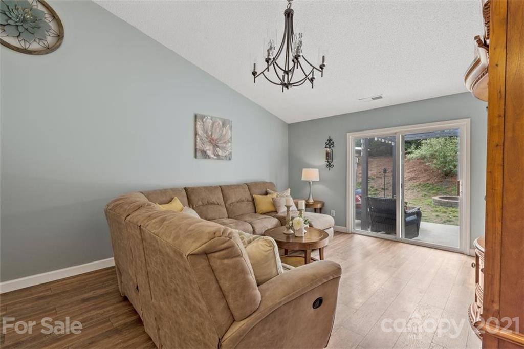 505 Red Oak Court Tega Cay, SC 29708 - Photo 5 of 27 Gallery Image 5