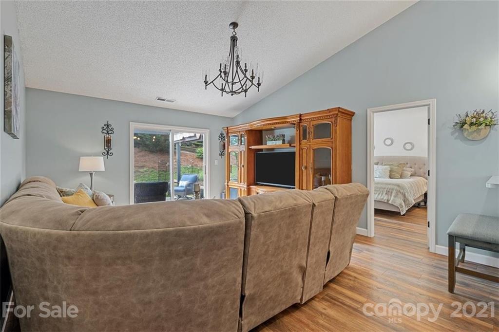 505 Red Oak Court Tega Cay, SC 29708 - Photo 6 of 27 Gallery Image 6