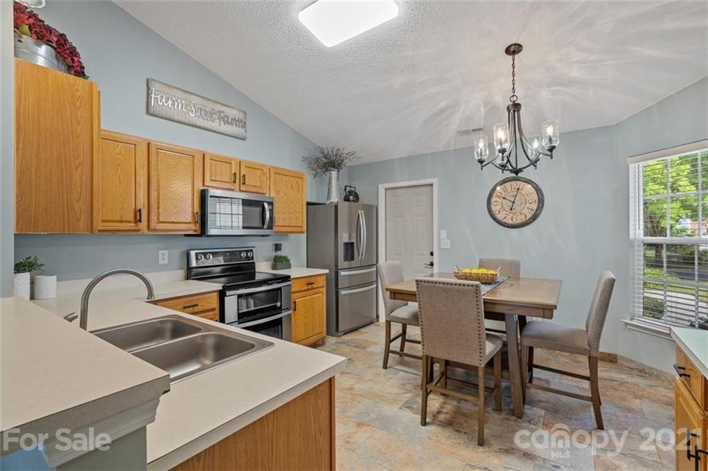 505 Red Oak Court Tega Cay, SC 29708 - Photo 7 of 27 Gallery Image 7