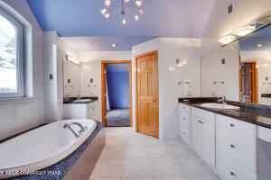 17 Cricket Hill Road Hawley, PA 18428 - Photo 49 of 93 Primary Bath