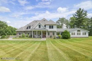 $1,295,000 | 17 Cricket Hill Road, Hawley, PA 18428