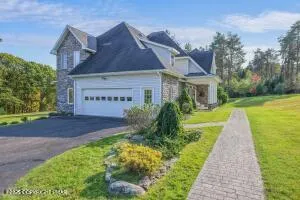 $1,195,000 | 17 Cricket Hill Road, Hawley, PA 18428