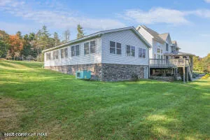 $1,195,000 | 17 Cricket Hill Road, Hawley, PA 18428