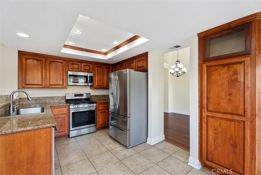 21236 Limber Mission Viejo, CA 92692 - Photo 9 of 38