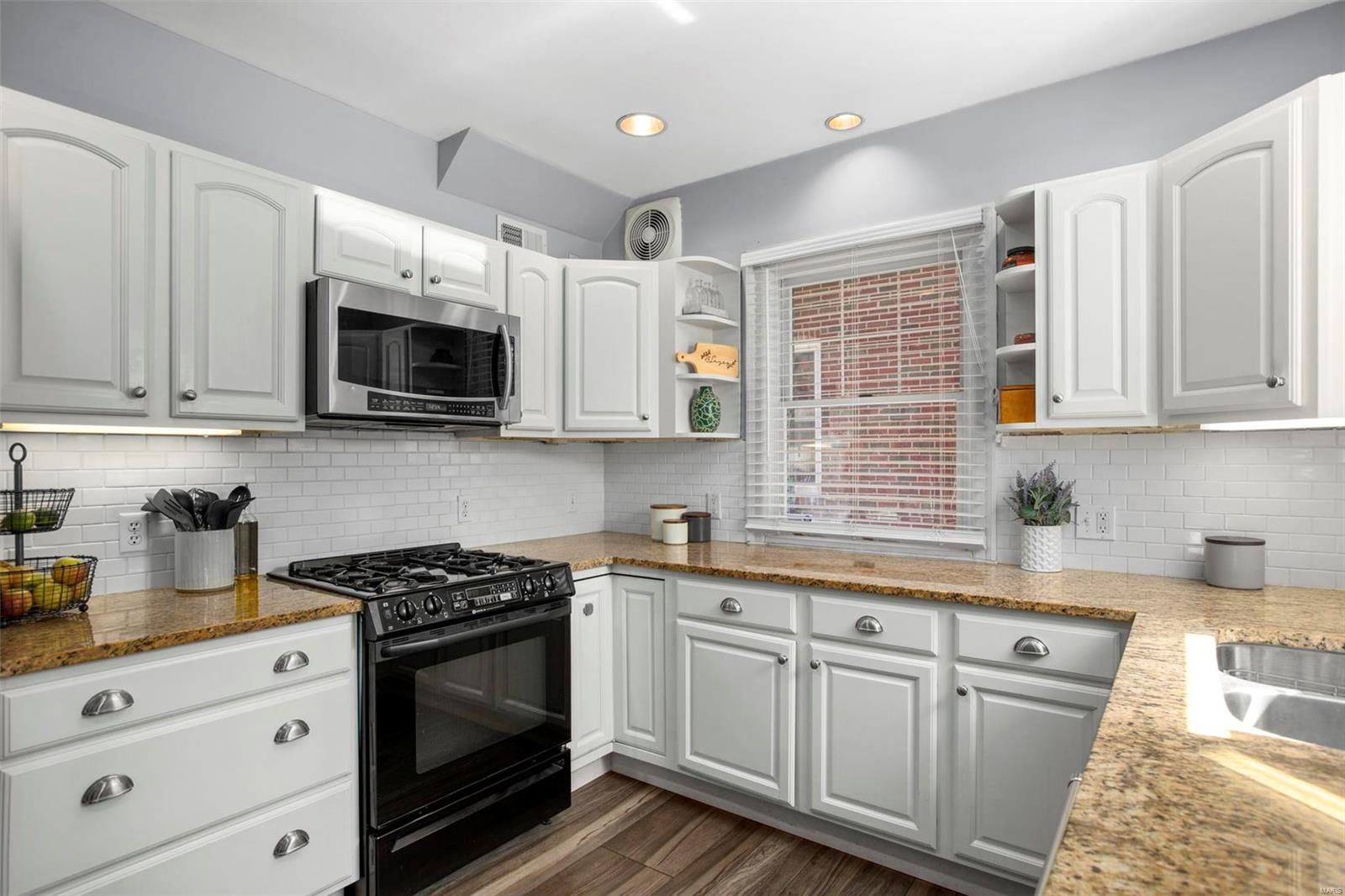 9218 Litzsinger Road St. Louis, MO 63144 - Photo 12 of 36 Gallery Image 12
