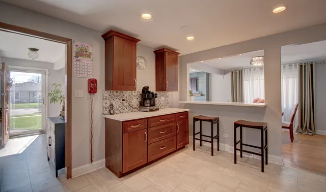 $229,400 | 648 Saginaw Avenue, Calumet City, IL 60409