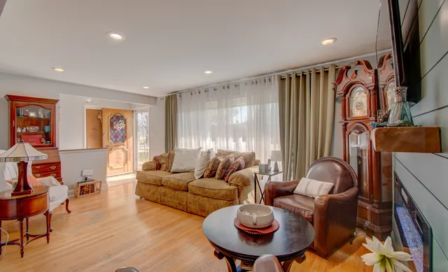 $229,400 | 648 Saginaw Avenue, Calumet City, IL 60409