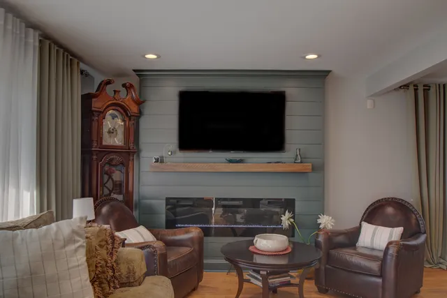 $229,400 | 648 Saginaw Avenue, Calumet City, IL 60409