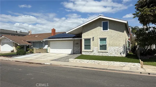 $2,500 | 4473 Dogwood Avenue, Seal Beach, CA 90740