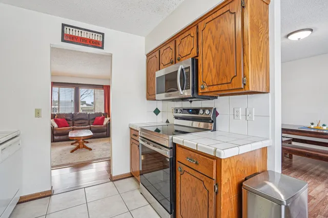 $364,900 | 621 Menke Avenue, Shakopee, MN 55379