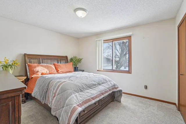 $364,900 | 621 Menke Avenue, Shakopee, MN 55379