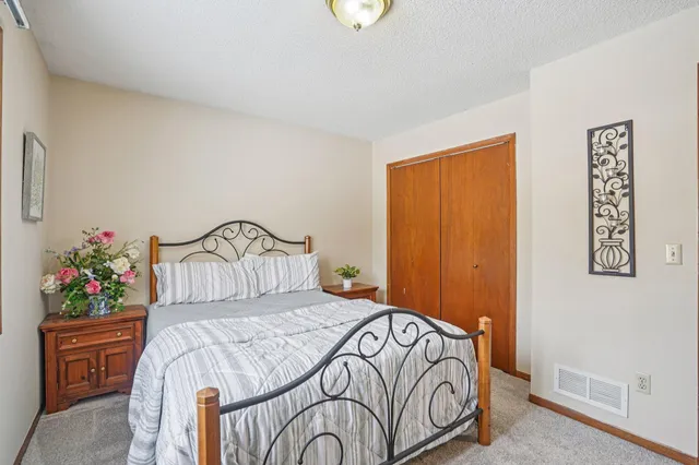 $364,900 | 621 Menke Avenue, Shakopee, MN 55379