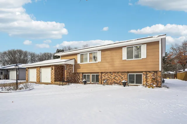 $364,900 | 621 Menke Avenue, Shakopee, MN 55379