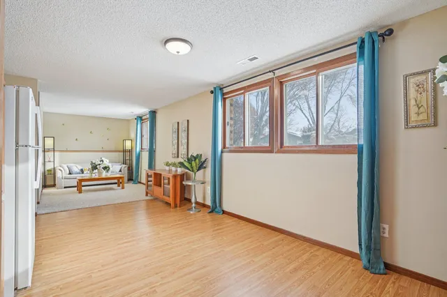 $364,900 | 621 Menke Avenue, Shakopee, MN 55379