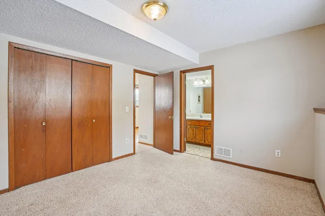 $364,900 | 621 Menke Avenue, Shakopee, MN 55379