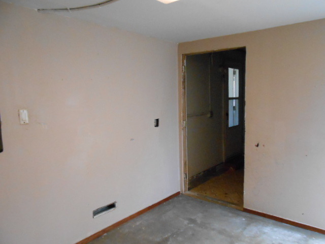 1 East Oltendorf Road Streamwood, IL 60107 - Photo 5 of 14