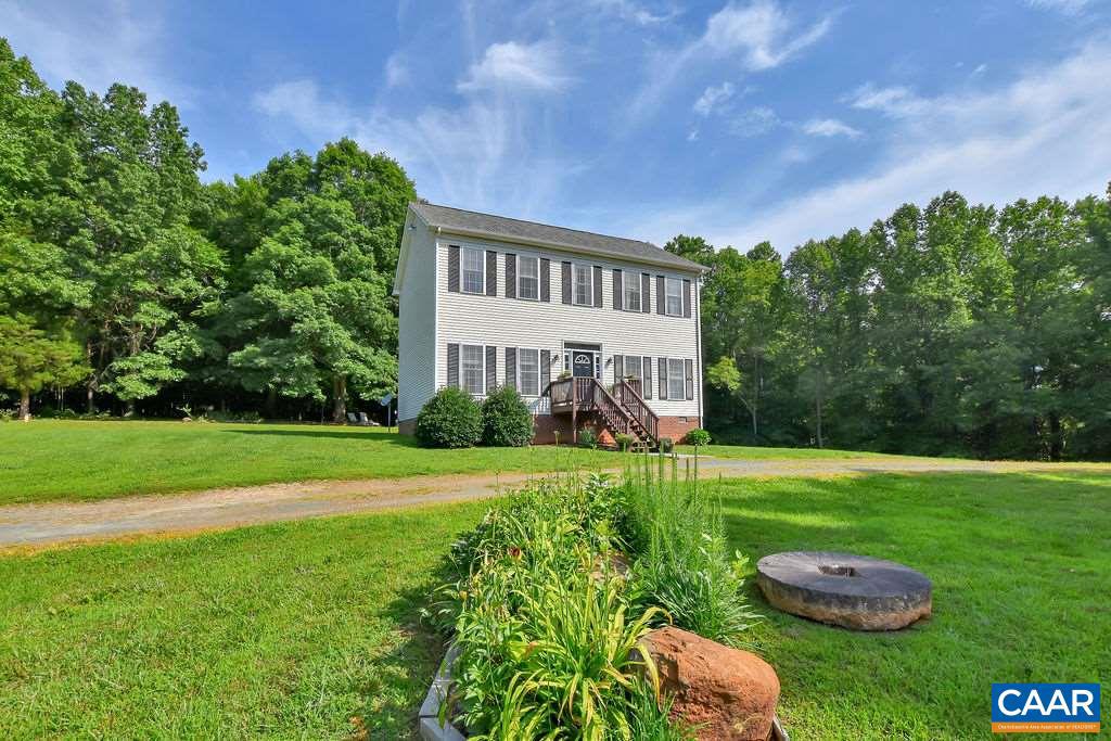 1376 Poindexter Road Louisa, VA 23093 - Photo 2 of 32
