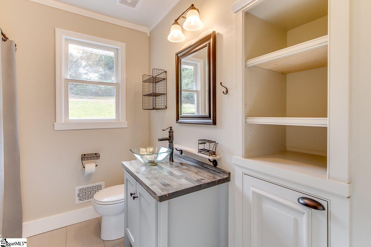 1117 Farrs Bridge Road Greenville, SC 29611 - Photo 12 of 21