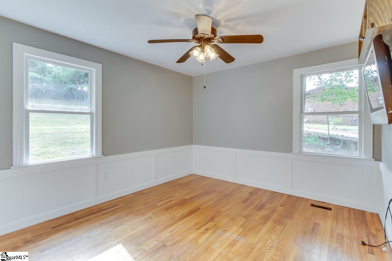 1117 Farrs Bridge Road Greenville, SC 29611 - Photo 13 of 21