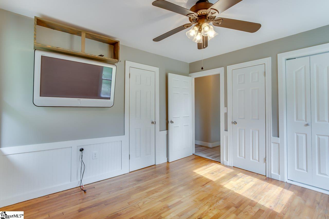 1117 Farrs Bridge Road Greenville, SC 29611 - Photo 14 of 21