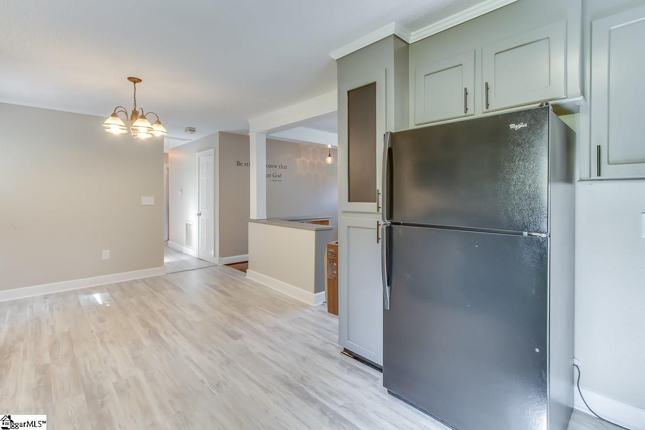 1117 Farrs Bridge Road Greenville, SC 29611 - Photo 10 of 21