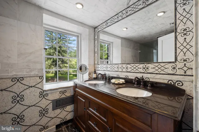 a view of a garden with a fountain