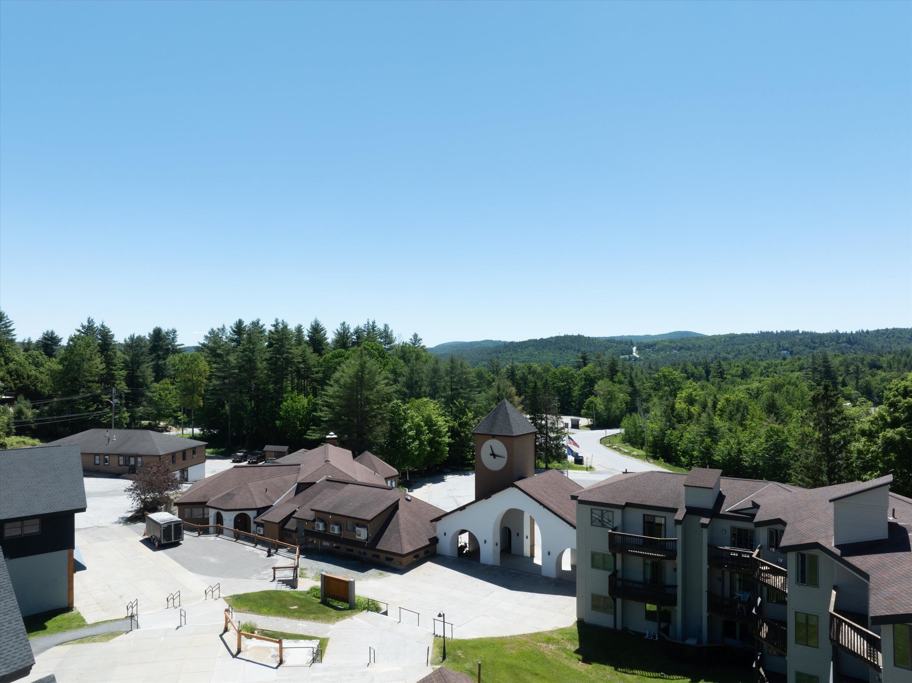 318 Mountain Road, Unit A302 Ludlow, VT 05149 - Photo 4 of 39