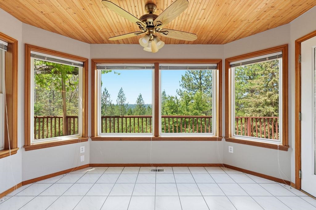 20607 North Market Road Colbert, WA 99005 - Photo 12 of 48