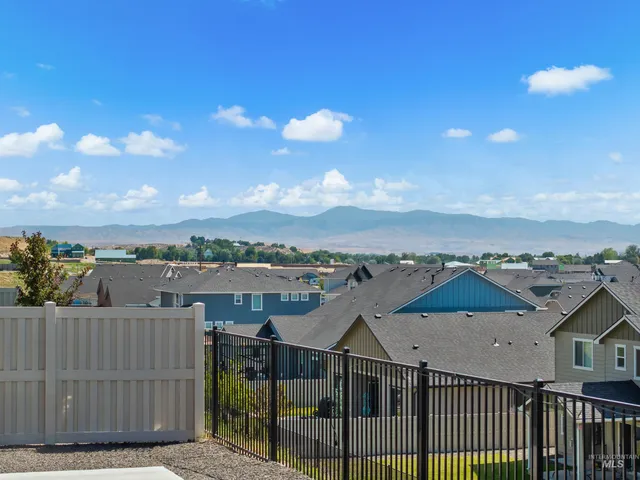 $499,999 | 10723 West Royal Fern Court, Star, ID 83669