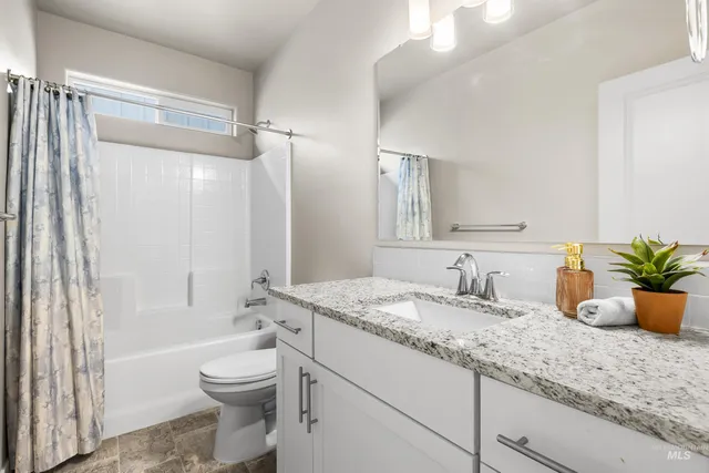 $499,999 | 10723 West Royal Fern Court, Star, ID 83669