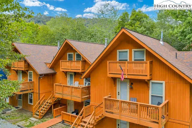 $229,000 | 102 Skiview Lane, Unit 5, Beech Mountain, NC 28604