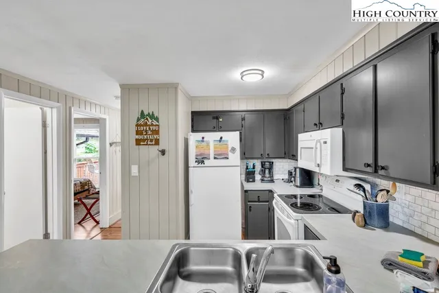 $229,000 | 102 Skiview Lane, Unit 5, Beech Mountain, NC 28604