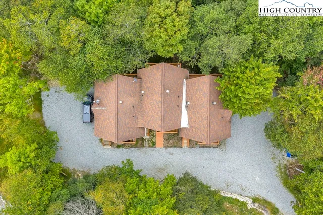 $229,000 | 102 Skiview Lane, Unit 5, Beech Mountain, NC 28604