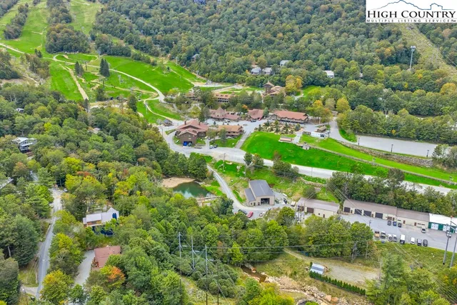 $229,000 | 102 Skiview Lane, Unit 5, Beech Mountain, NC 28604