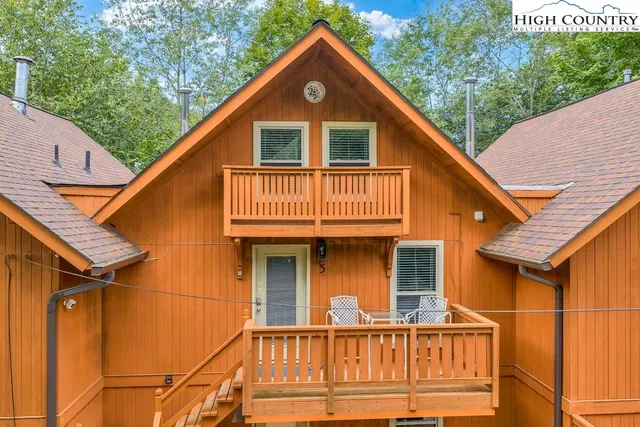 $229,000 | 102 Skiview Lane, Unit 5, Beech Mountain, NC 28604