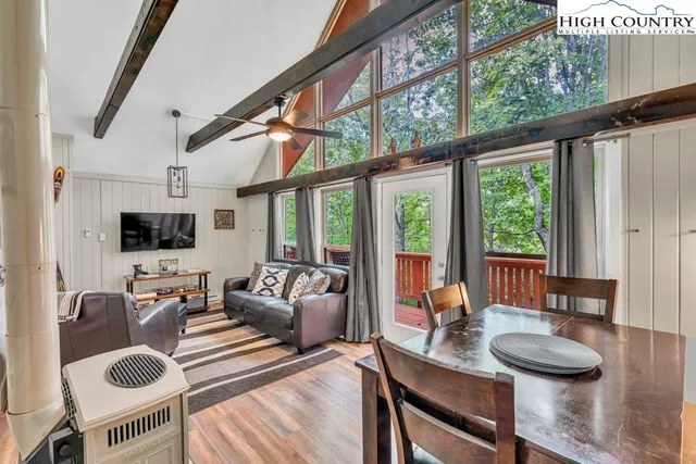 $229,000 | 102 Skiview Lane, Unit 5, Beech Mountain, NC 28604