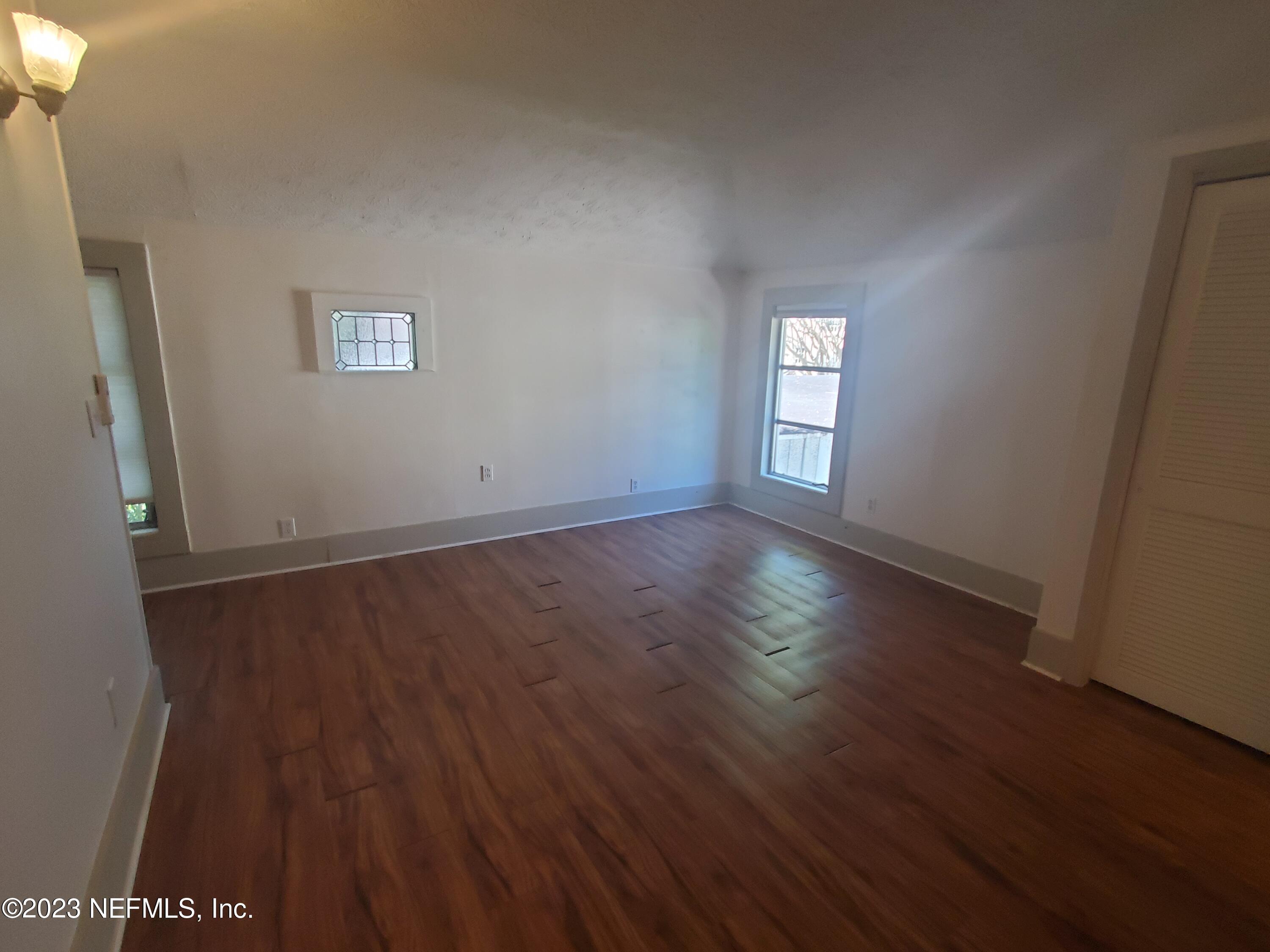3114 Riverside Avenue Jacksonville, FL 32205 - Photo 3 of 17 living area