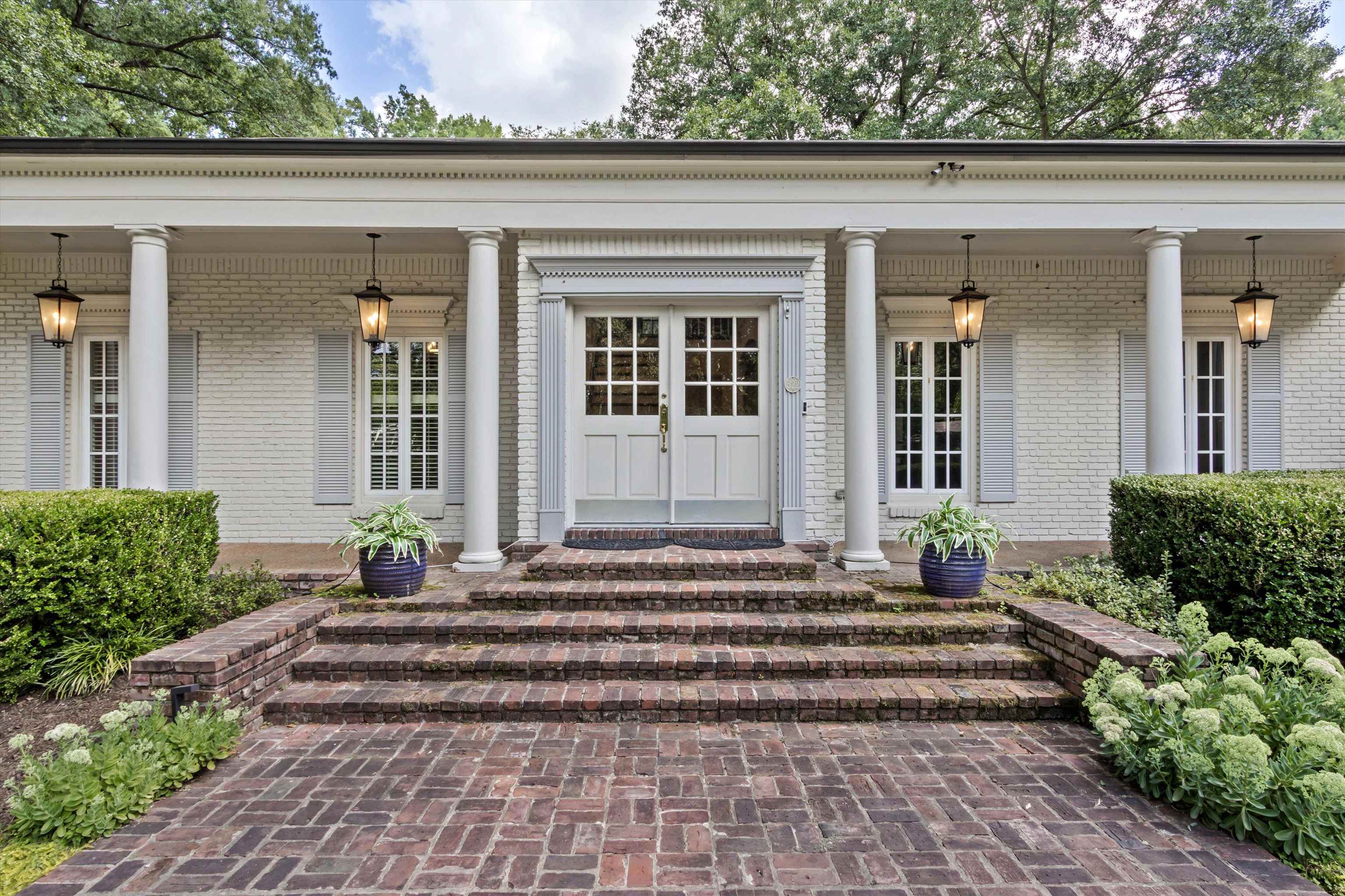 322 North Rose Road Memphis, TN 38117 - Photo 2 of 40 Gallery Image 2