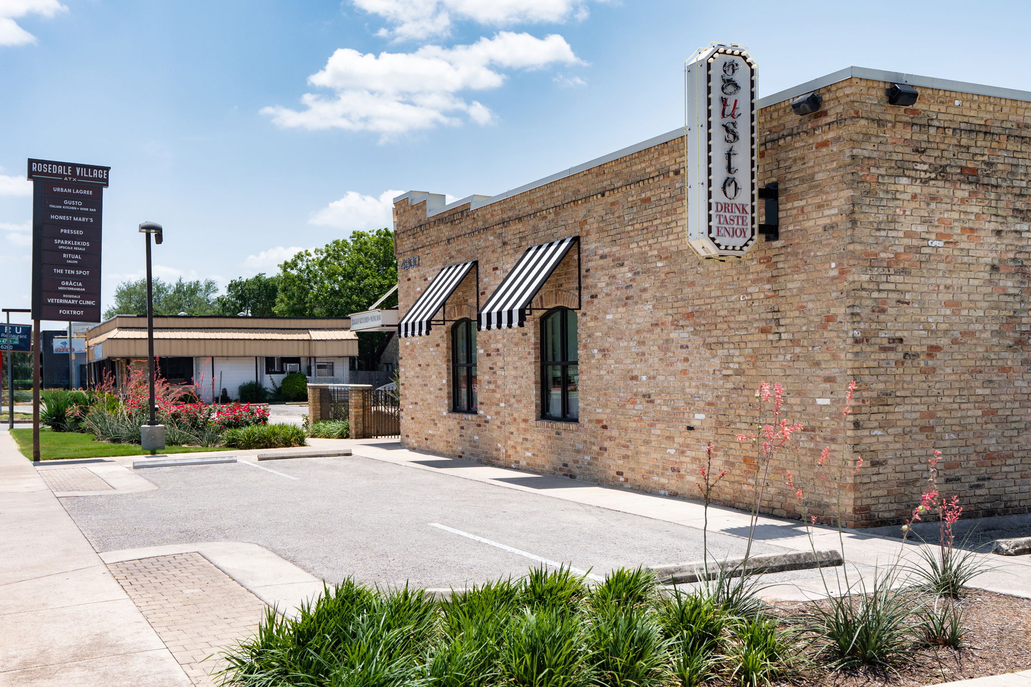 2206 West 49th Street Austin, TX 78756 - Photo 9 of 9 Burnet Corridor