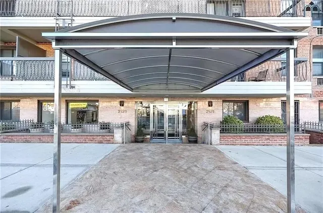 $339,000 | 2121 Shore Parkway, Unit 7M | Gravesend