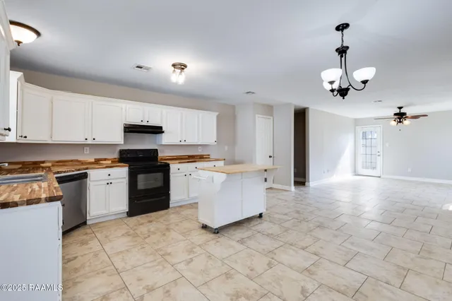 $169,000 | 102 Linares Street, Carencro, LA 70520