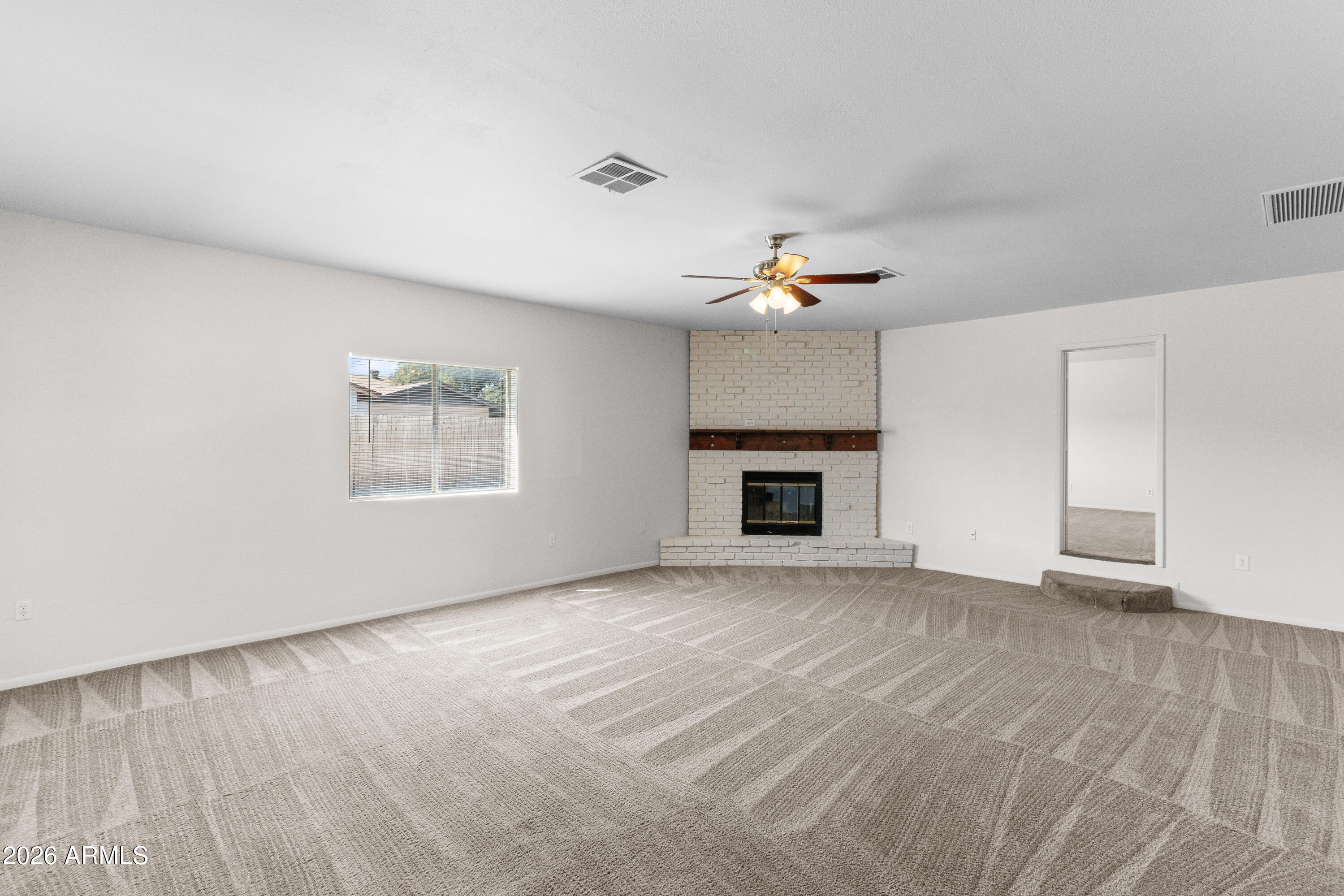 8825 West Roma Avenue Phoenix, AZ 85037 - Photo 5 of 21 Family