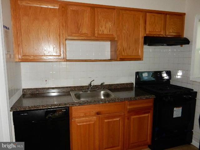 6934 Decatur Place Hyattsville, MD 20784 - Photo 11 of 15 Kitchen
