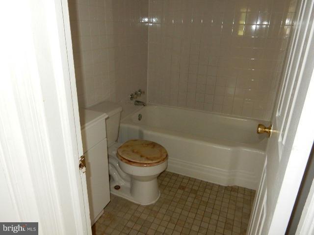 6934 Decatur Place Hyattsville, MD 20784 - Photo 13 of 15 Bath