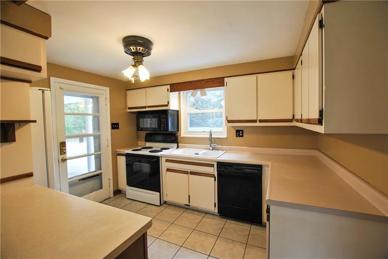 247 S Trail Butler, PA 16002 - Photo 5 of 20