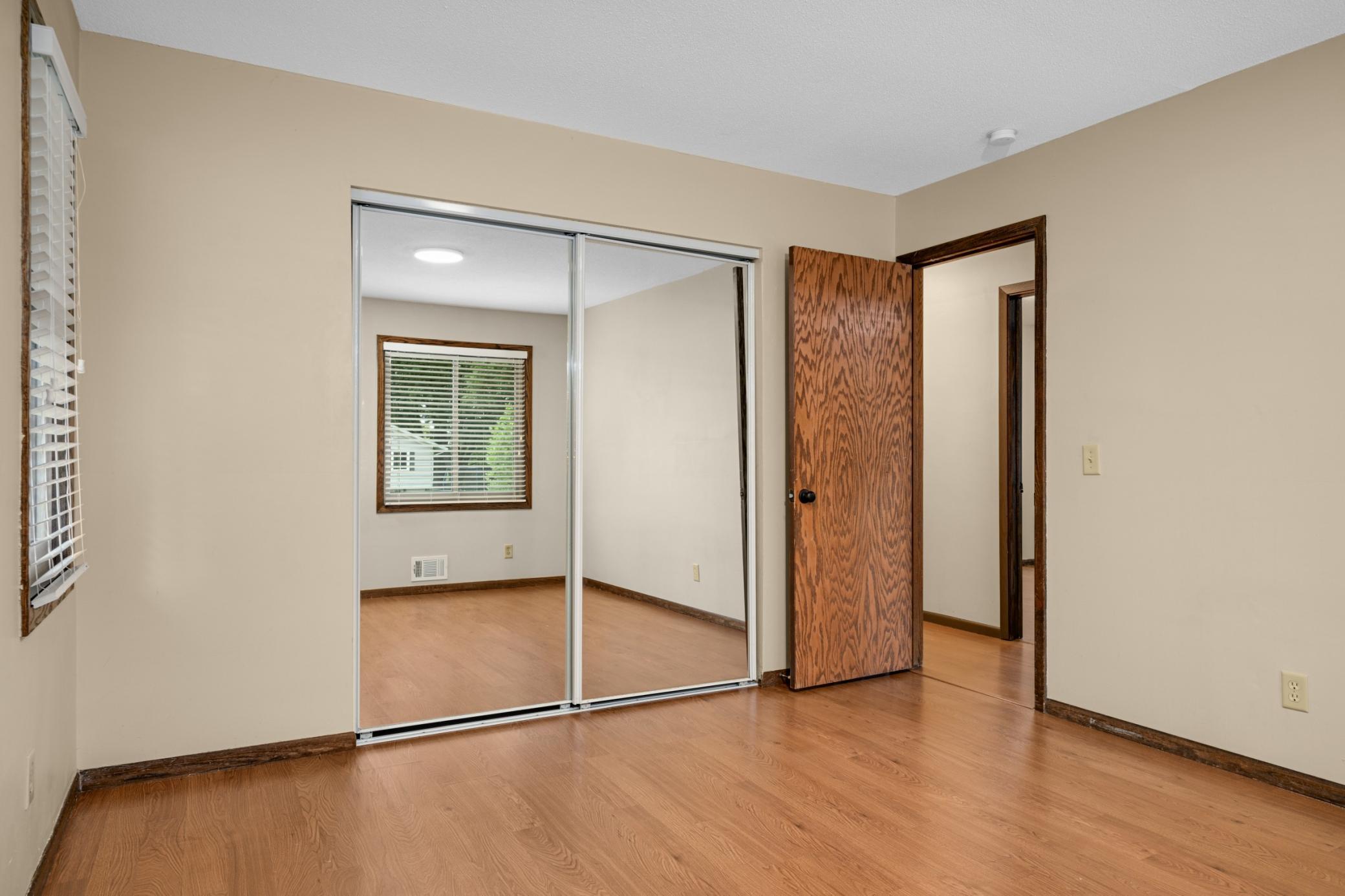 1989 Foxridge Road St. Paul, MN 55119 - Photo 14 of 36 Gallery Image 14