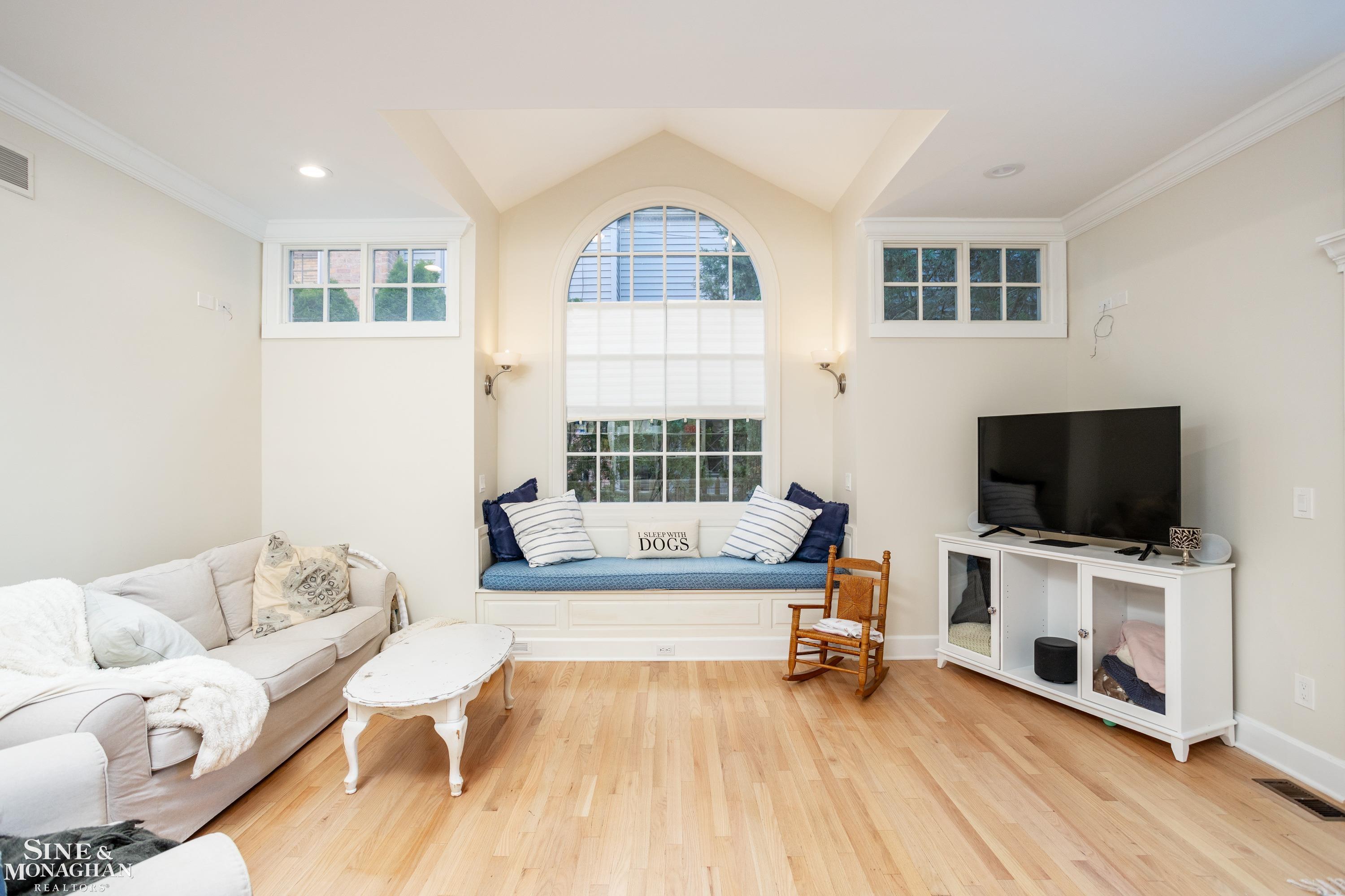 225 Merriweather Road Grosse Pointe, MI 48236 - Photo 15 of 55 50095320-14.JPG