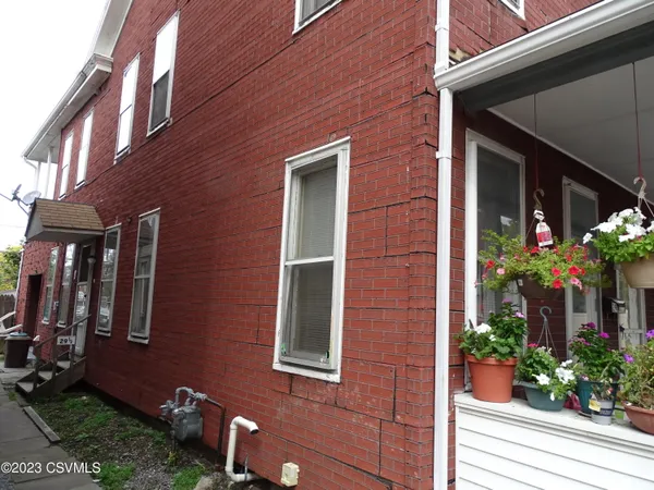 $725 | 29 1/2 North Center Street, Sunbury, PA 17801