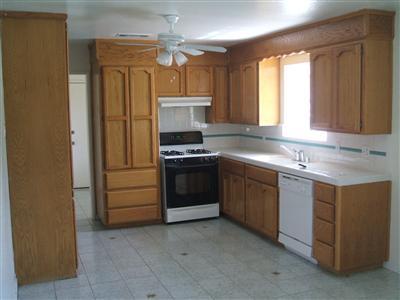 201 Walnut Street Madera, CA 93637 - Photo 4 of 15