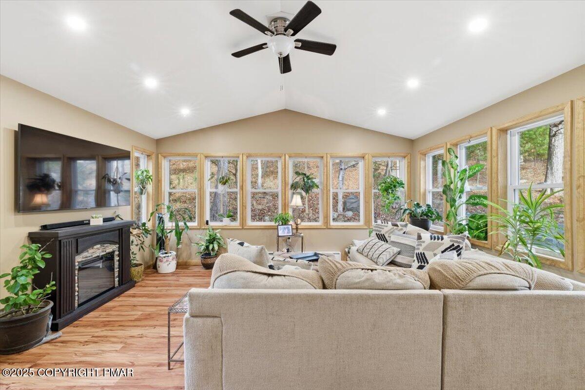 102 Arbor Way Stroudsburg, PA 18360 - Photo 27 of 51 Sunny All Day Long